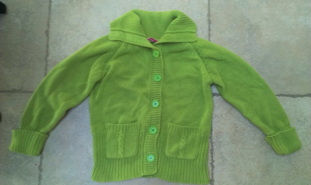 Mooie gras groene gilet mt 122, Kinderen en Baby's, Kinderkleding | Maat 122, Meisje, Trui of Vest, Ophalen of Verzenden, Zo goed als nieuw