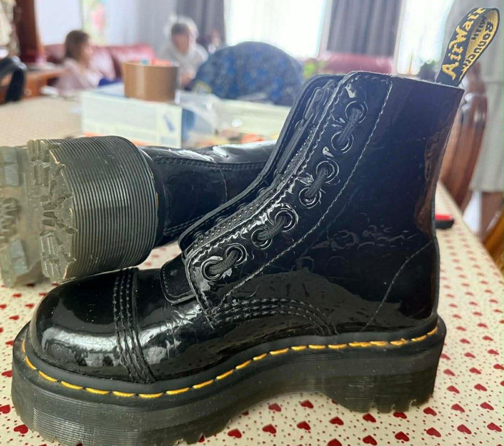 Dr. Martens maat 36, Kleding | Dames, Schoenen, Beige, Lage of Enkellaarzen, Ophalen of Verzenden, Zo goed als nieuw