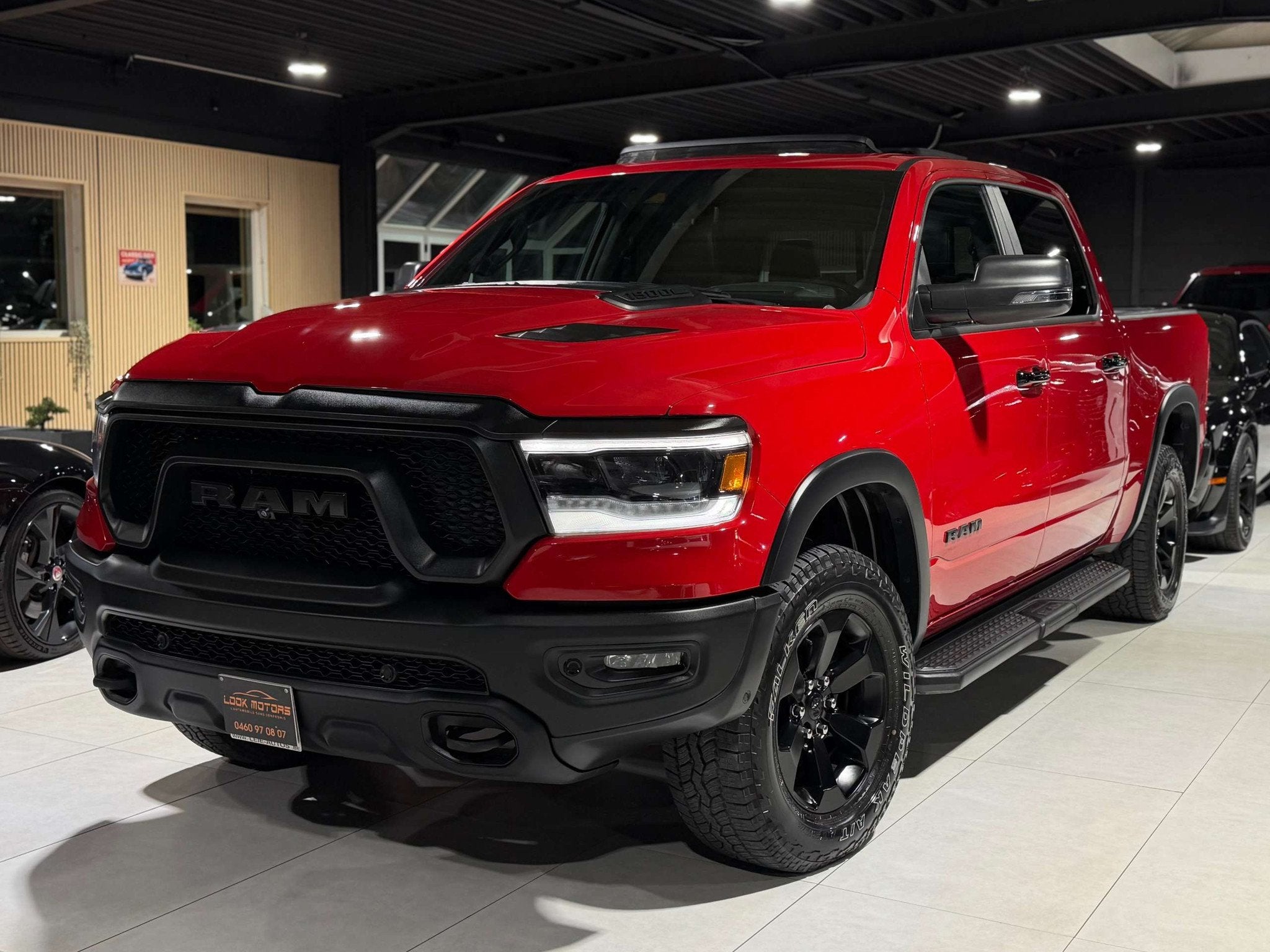Dodge Ram 1500 REBEL HEMI E-TORQUE LPG 200L COCKPIT HEAD-UP, Auto's, Dodge, Automaat, 4 deurs, Gebruikt, Parkeersensor