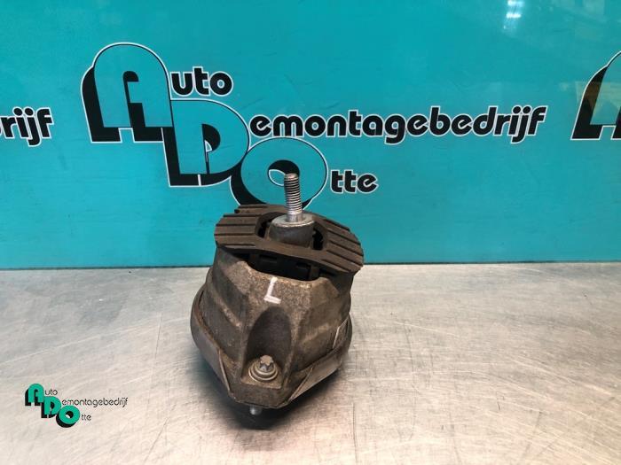 Support moteur d'un BMW 5-Serie (5-Serie 02-), -, 3 mois de garantie, Utilisé, -