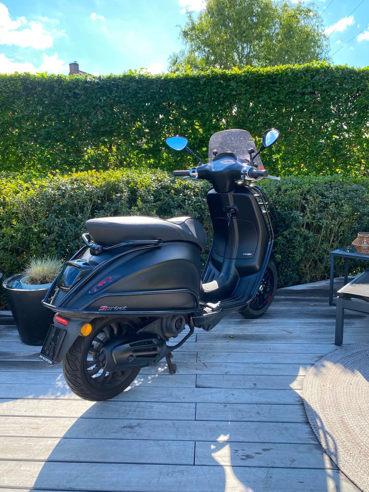 Vespa sprint, Fietsen en Brommers, Ophalen, Zo goed als nieuw