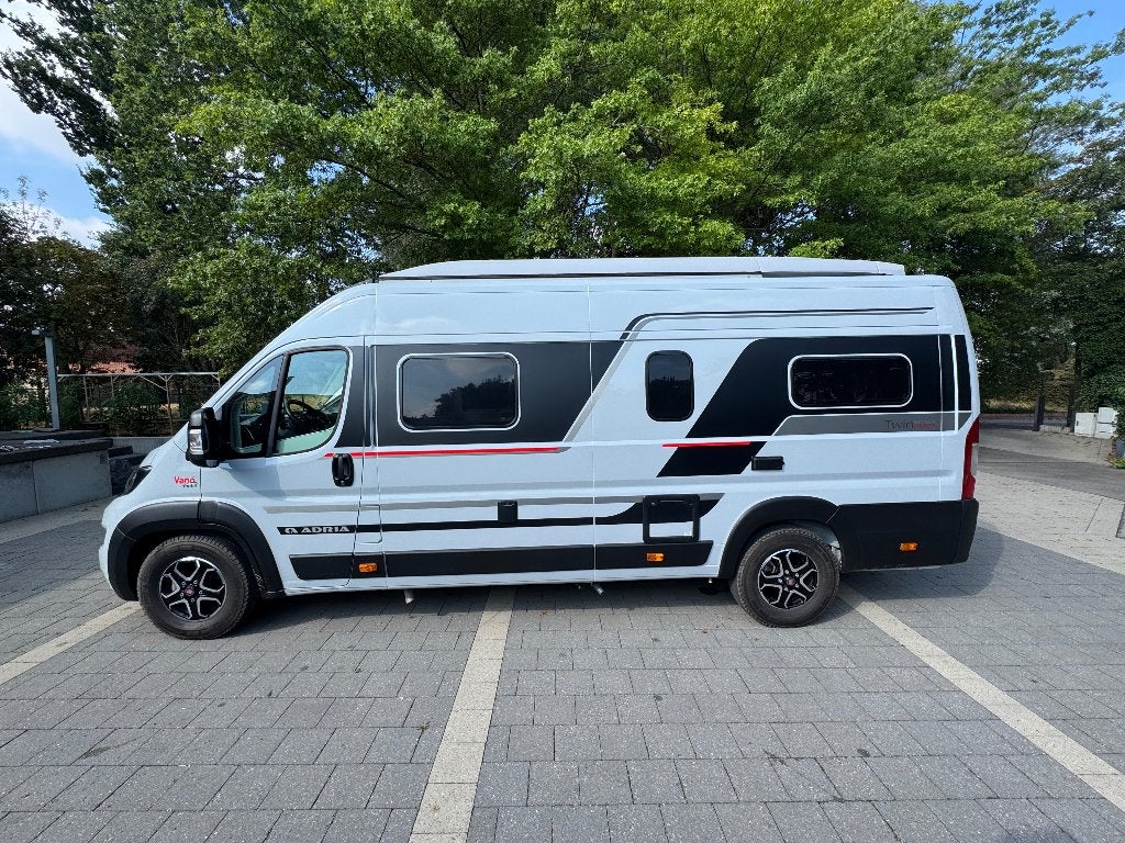 Camper Adria met pop-up op Fiat 4Ton met garantie van VANO, Jusqu'à 4, 6 à 7 mètres, Fiat, Automatique