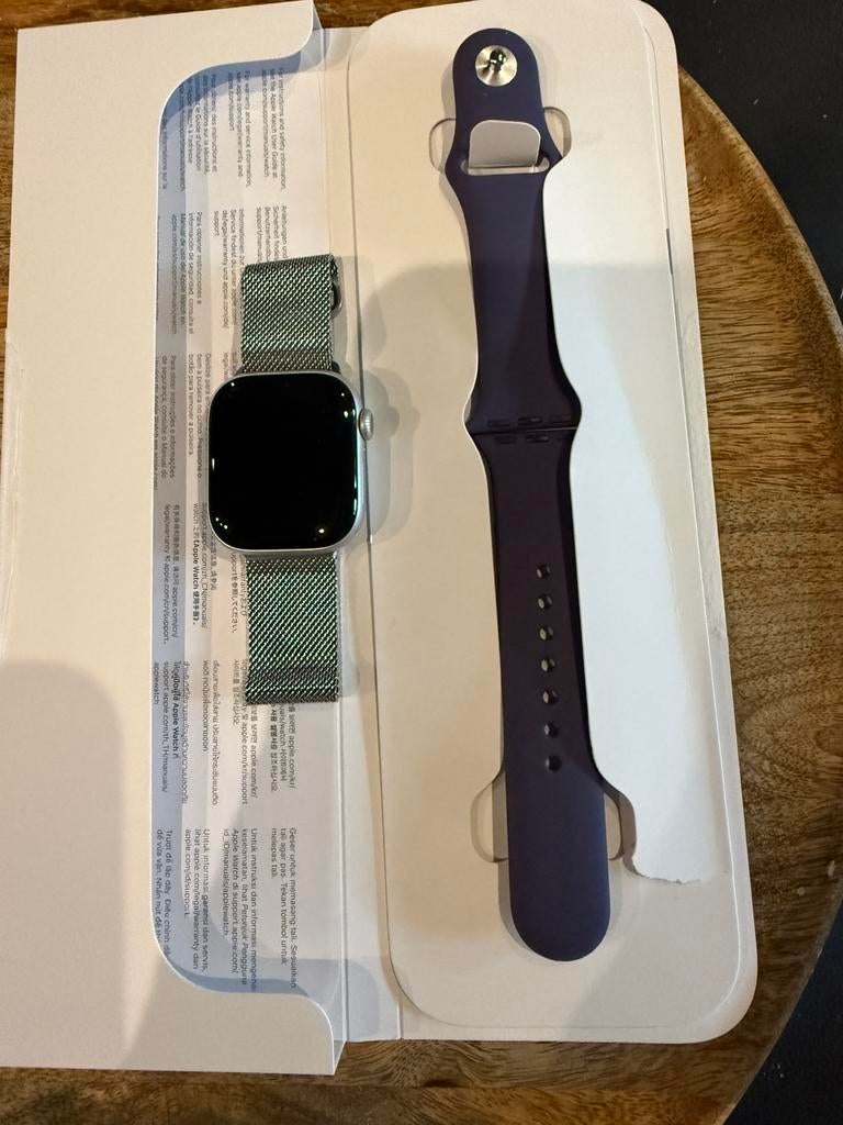 Apple watch series 11 (GPS), Neuf, IOS, Enlèvement, GPS