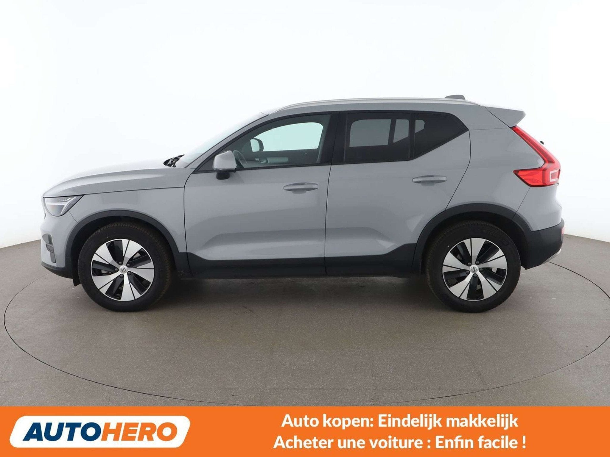 Volvo XC40 2.0 B3 Mild-Hybrid Core 2WD (automatique), Autos, Argent ou Gris, Achat, 1688 kg, 5 places