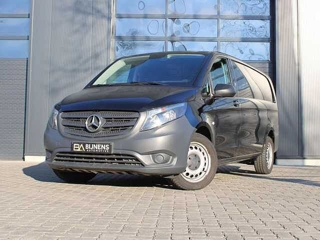 Mercedes-Benz Vito 114 CDI L3 / trekhaak / camera, Auto's, Bestelwagens en Lichte vracht, Automaat, Zwart, Diesel, 2 zetels