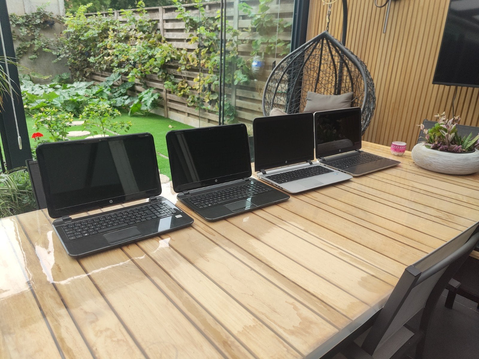 werkende laptops met oplader 60 e per stuk, Computers en Software, Ophalen of Verzenden