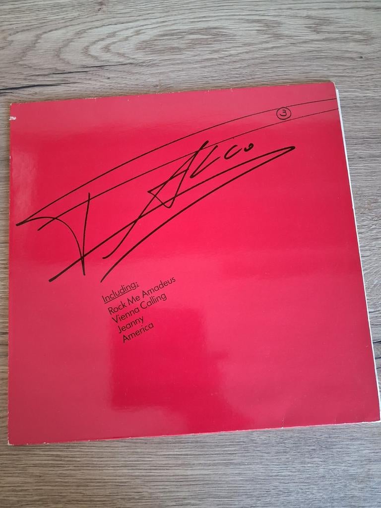 Falco 3, Verzenden