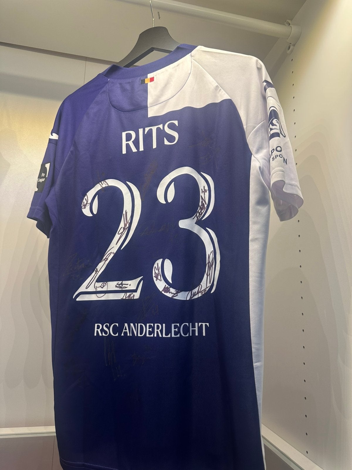 Gesnigneerd (volledig team) home shirt Anderlecht 23-24, Enlèvement ou Envoi, Neuf, Maillot