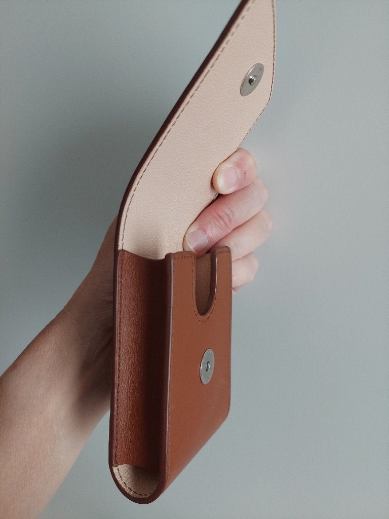 Klein etui van DELVAUX in leder (voor Nikon camera), Ophalen, Zo goed als nieuw, Overige typen
