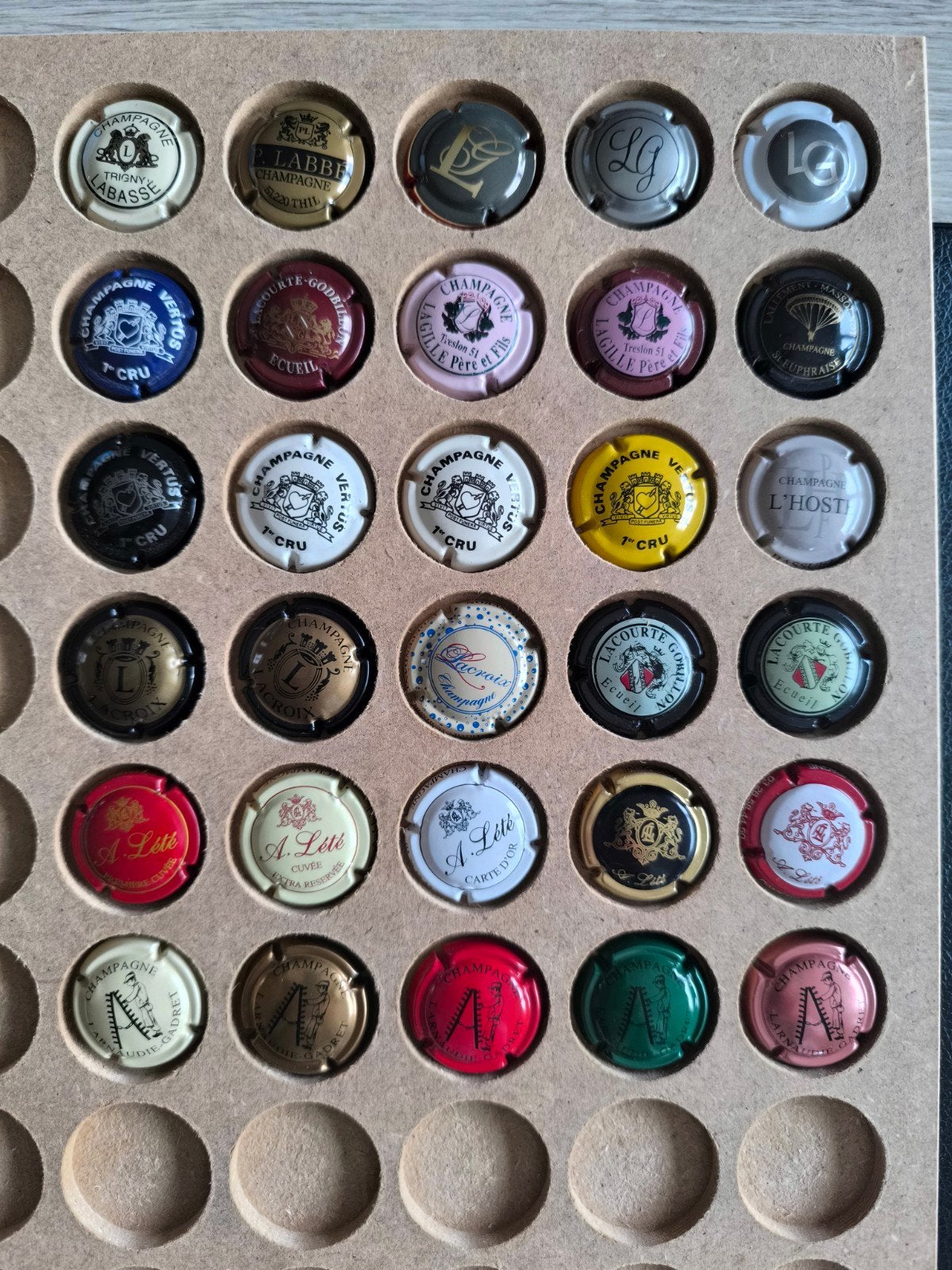 30 verschillende Champagne capsules met letter L (13), Ophalen of Verzenden