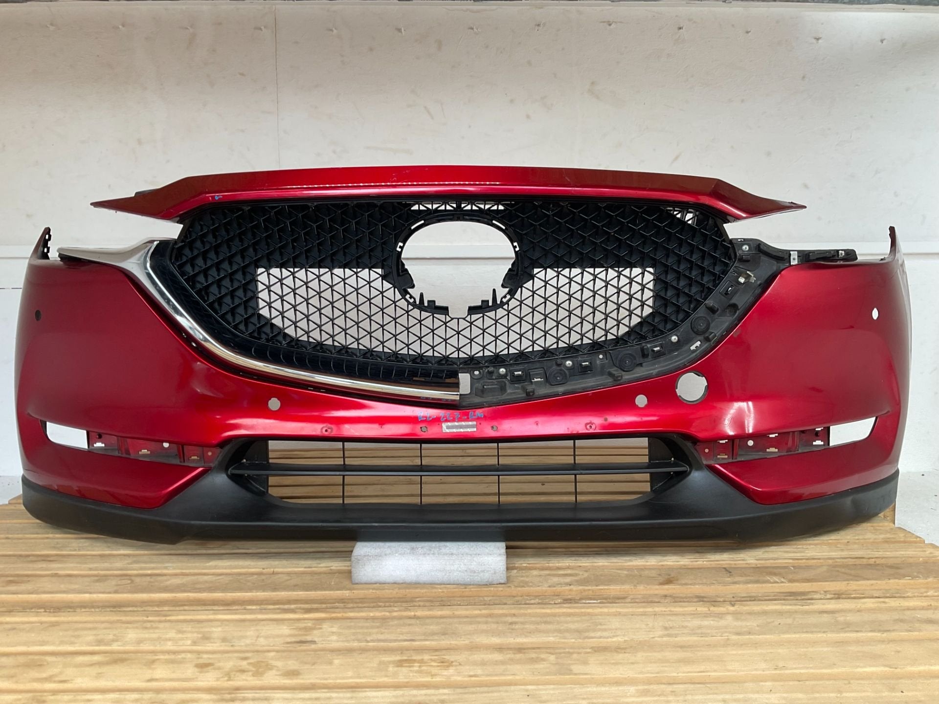 Pare-chocs avant MAZDA CX5 II KB8A-50031, calandre R2-227-RM, Shinchi, Fuchu-Cho 3-1
730-8670  Hiroshima, Pare-chocs, Mazda Motor Corporation