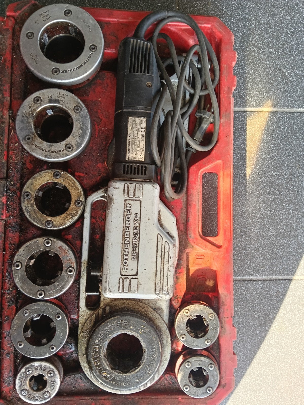 Elektrische draadsnijmachine Superstronic 2000 Rothenberger, Ophalen