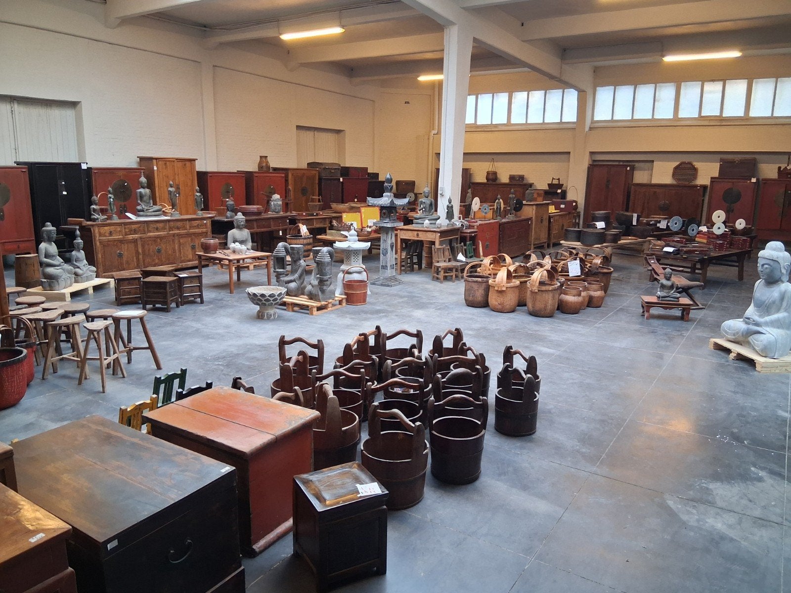 Table et meuble anciens d’Asie. Portes ouvertes, Enlèvement