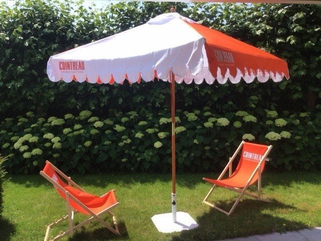 parasol met 2 ligstoelen 100% new cointreau collector item, Ophalen