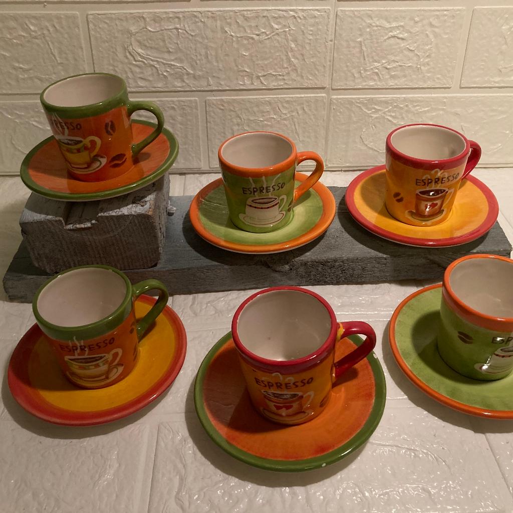 Espresso servies- 6 tasjes en 6 bordjes-kleurrijk, Ophalen of Verzenden, Zo goed als nieuw, Overige stijlen, Kop(pen) en/of Schotel(s)