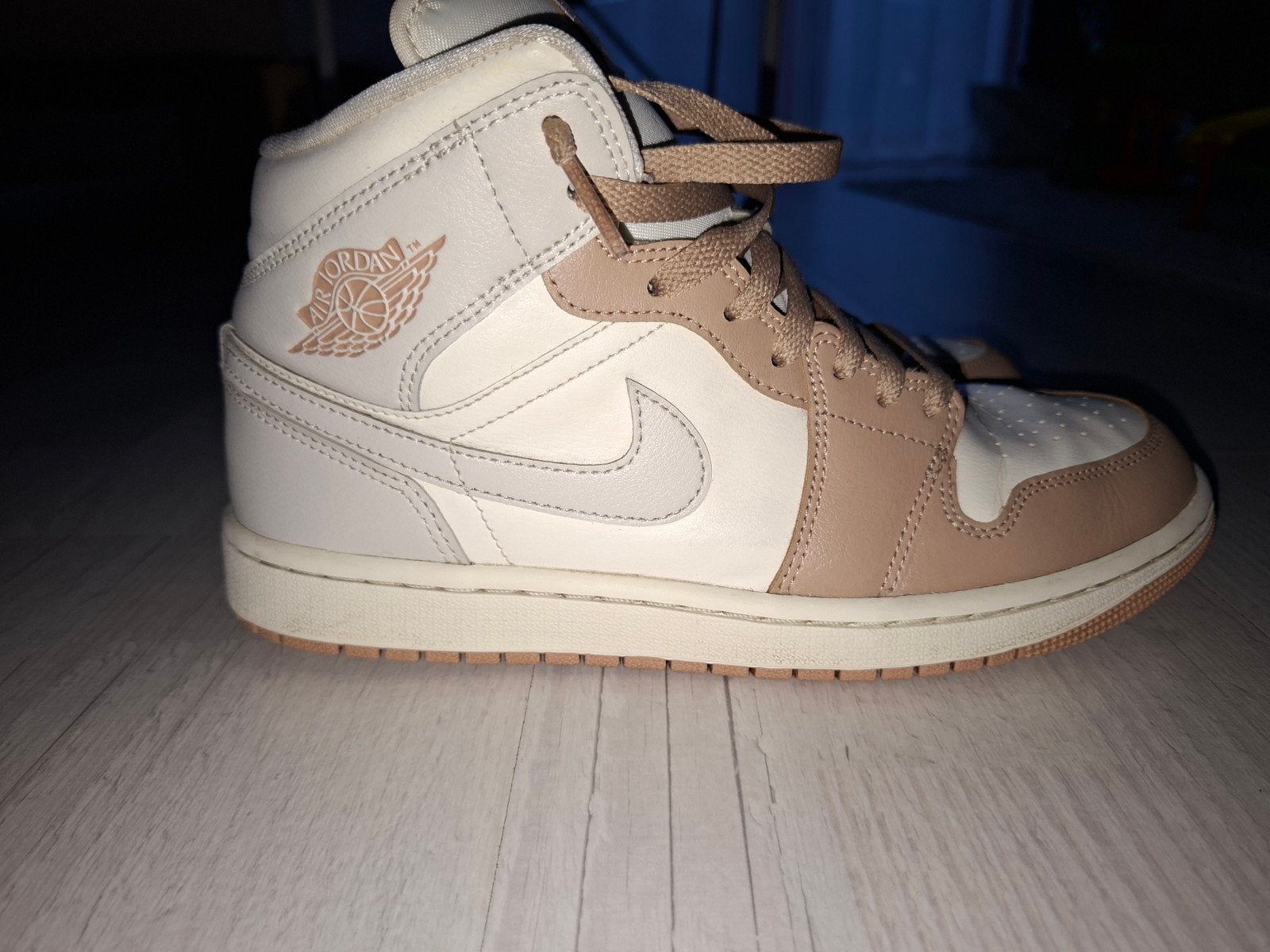 Leuke Nike Jordan maat 40,5, Kleding | Dames, Schoenen, Ophalen, Beige, Gedragen, Sneakers