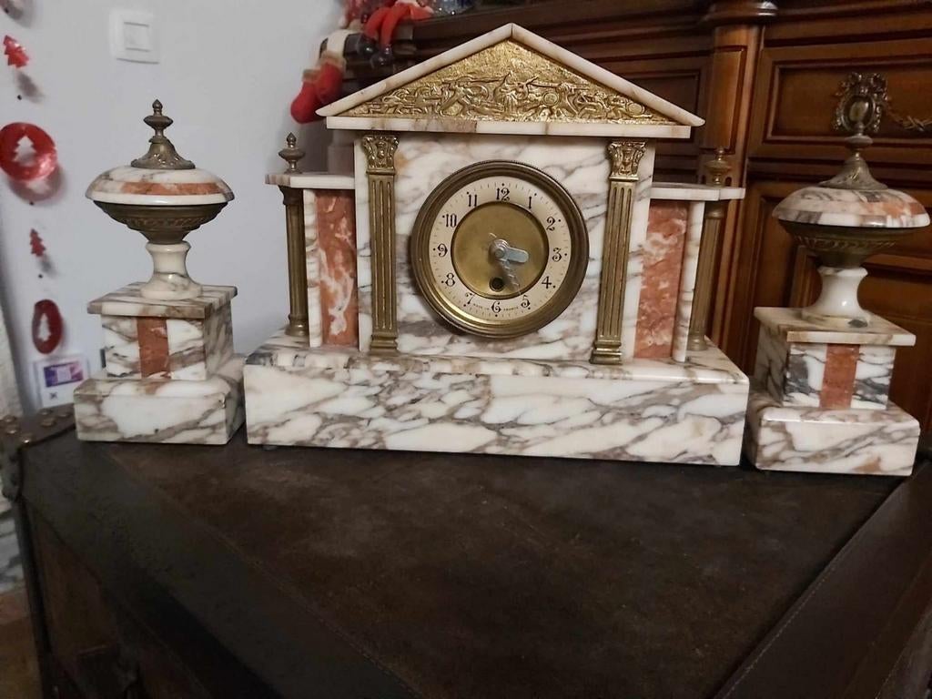 Ensemble de cheminée en marbre antique Authen5 — 99€

Apport, Antiquités & Art, Antiquités | Horloges, Enlèvement ou Envoi