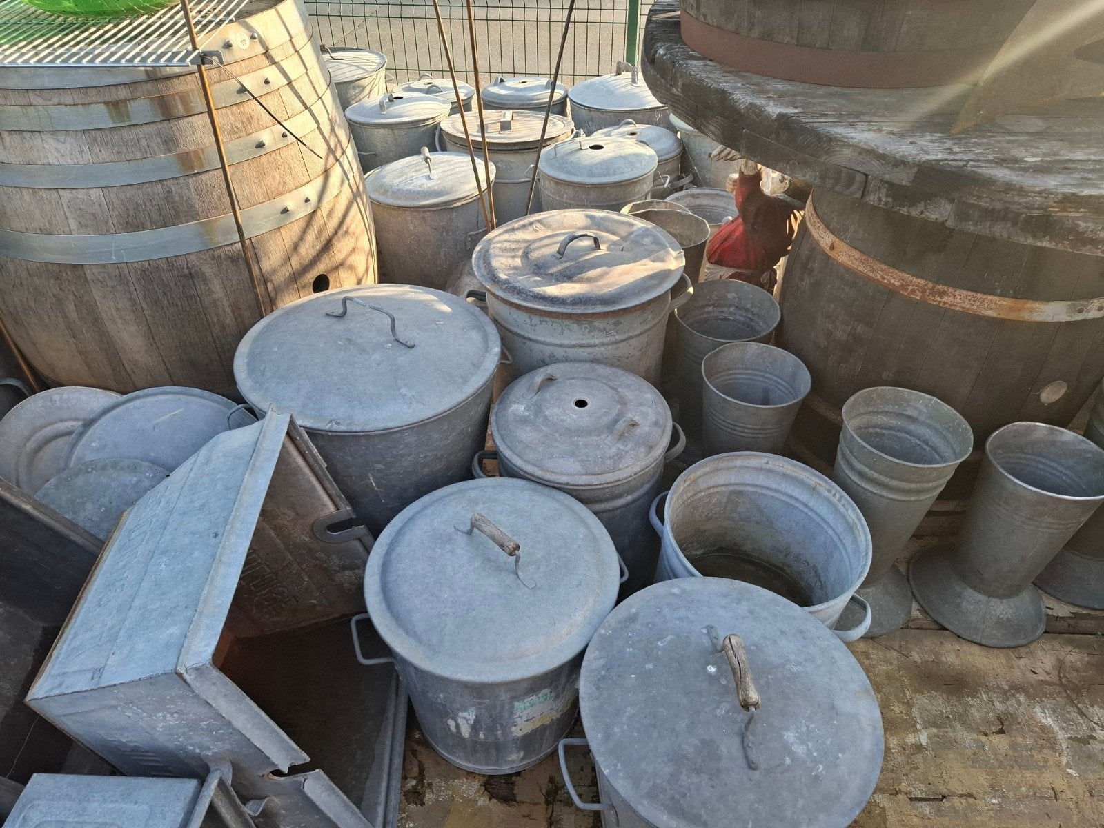 Mooie voorraad Metalen bakken & kuipen enz als bloembak, Tuin en Terras, Ophalen