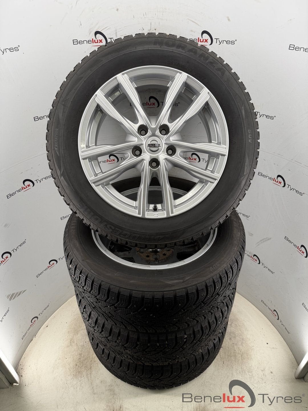 spijker banden Nissan Qashqai Xtrail Juke Murano Fuga Leaf X, -, -, Banden en Velgen, 17 inch