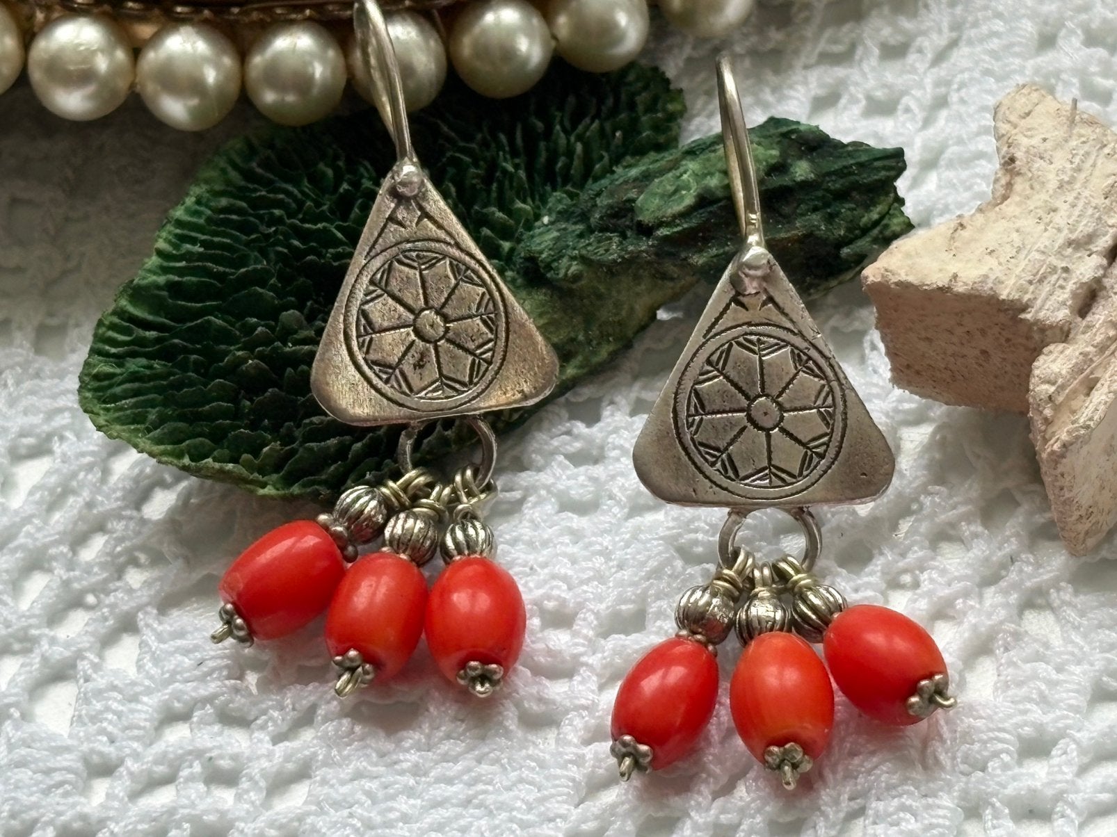 Boucles d’oreilles anciennes en argent corail, Bijoux, Sacs & Beauté, Envoi, Argent