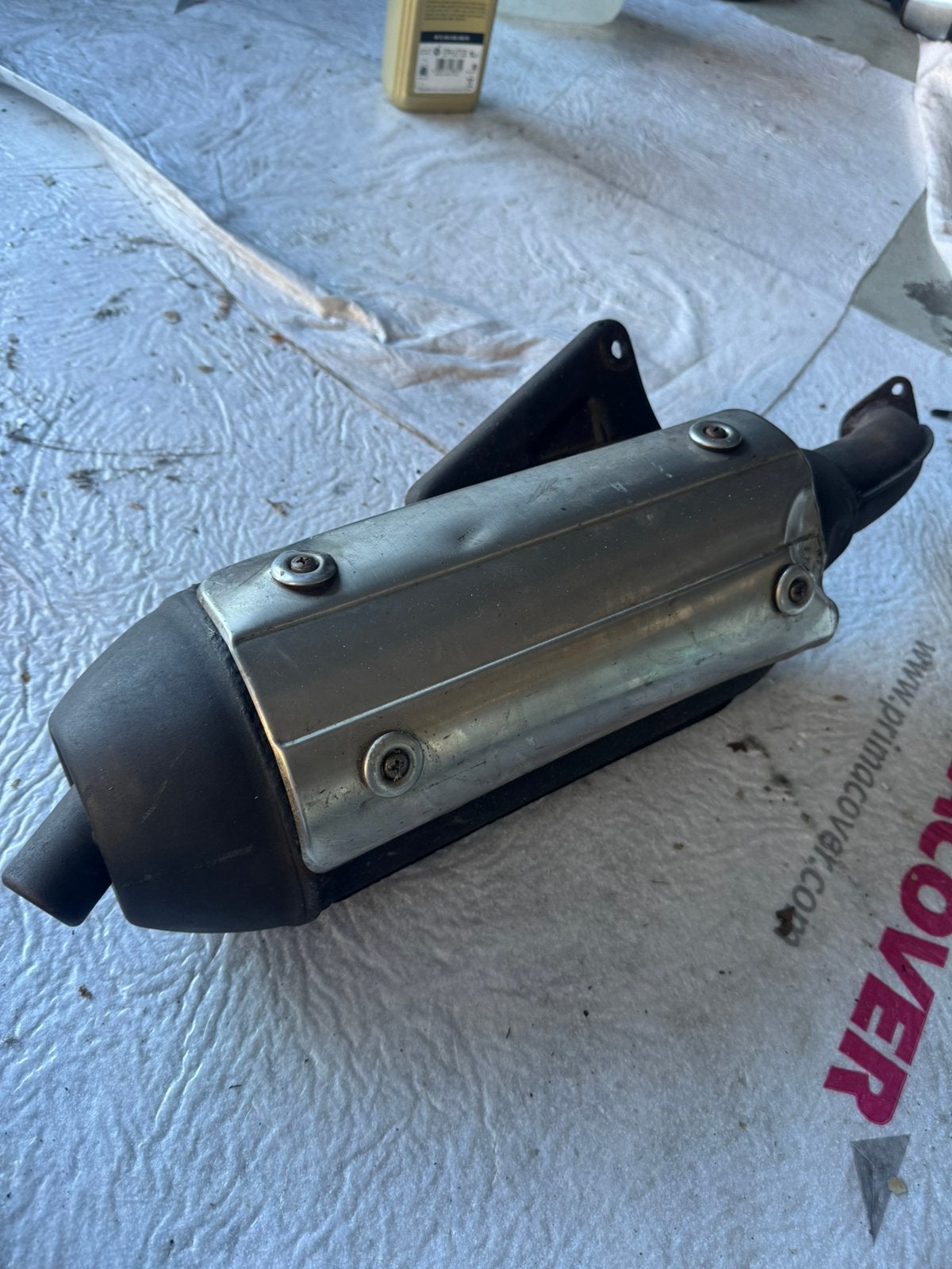SM06 Uitlaat - Nette staat, ophangpunt afgebroken, Motoren, Tuning en Styling, Ophalen