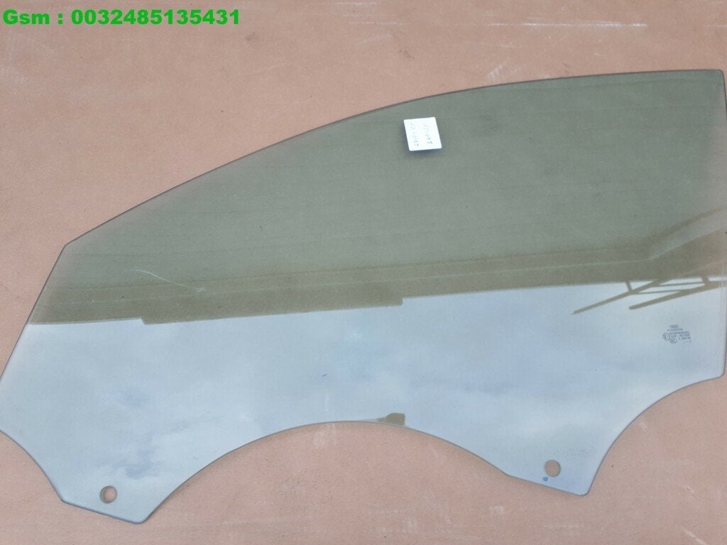 vitre de porte a4 b8 vitre a4 vitre a4 8k avant gauche = 200, AUDI AG, Auto-Union-Strasse 1
85045  Ingolstadt, DE, Audi, Utilisé
