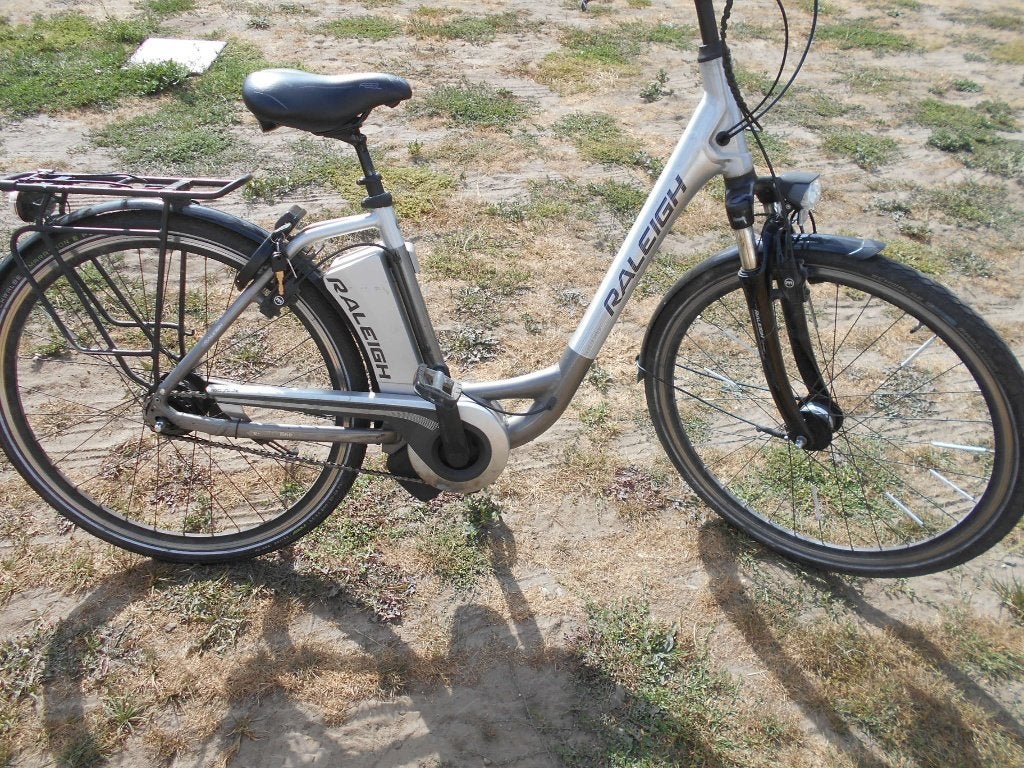 Te koop E bike dames RALEIGH m 52 6speed in goede staat, Zo goed als nieuw, 51 tot 55 cm, 50 km per accu of meer, Ophalen