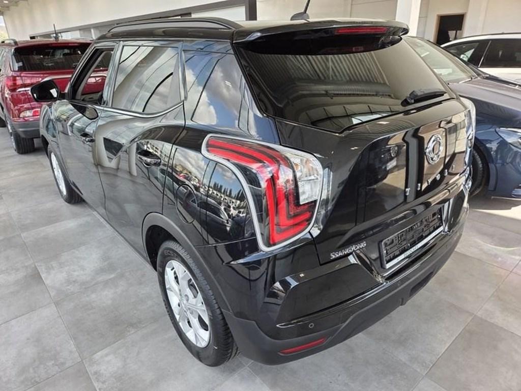 SsangYong Tivoli Leder interieur, Camera, Apple Carplay & A, 94 kW, 128 pk, Emergency brake assist, Zwart