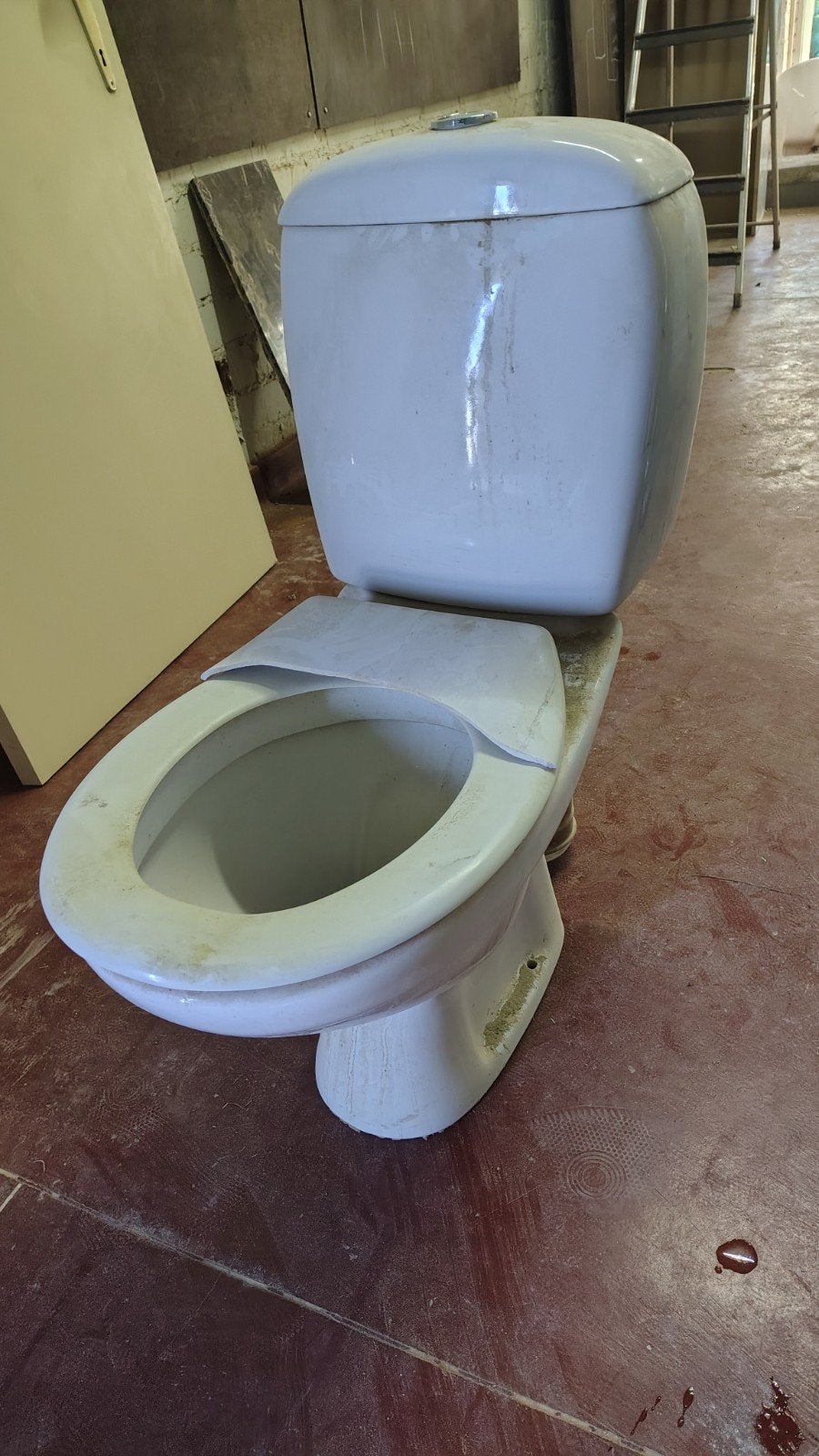 Toilet - gebroken deksel, Enlèvement, Utilisé, Toilettes