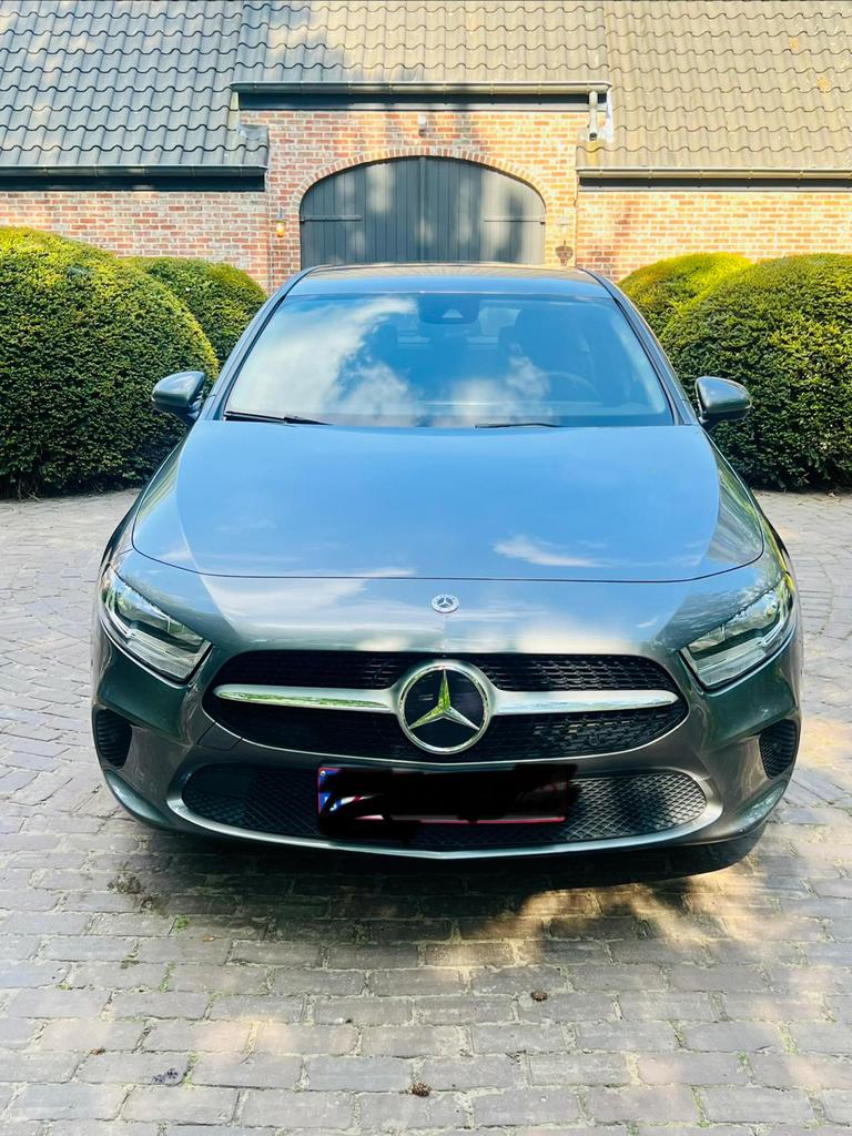 Mercedes A180 handgeschakeld, Auto's, Mercedes-Benz, 100 kW, Achterwielaandrijving, Lichtsensor, Leder en Stof