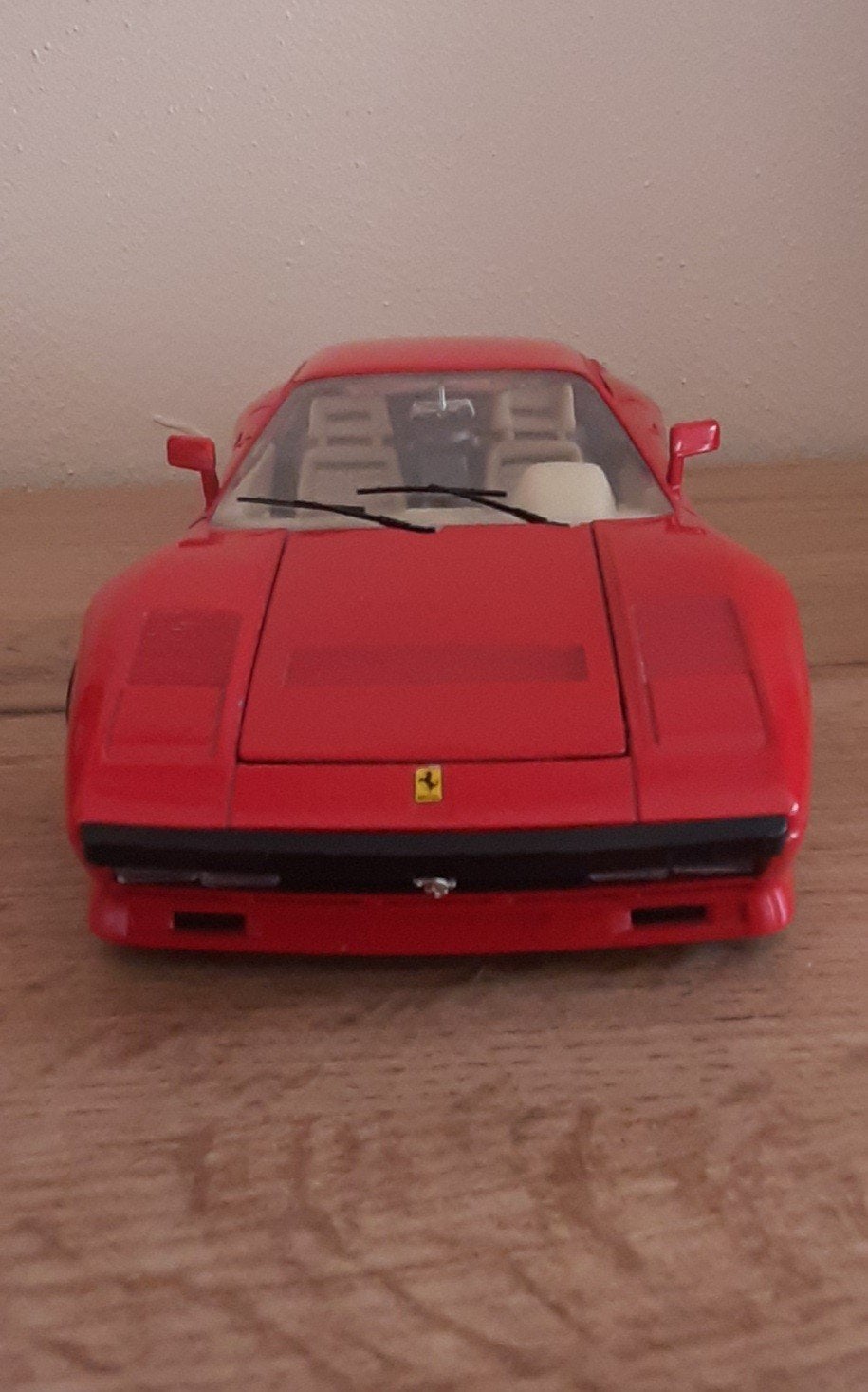 Ferrari GTO 1984 (1:18).
toujours dans une vitrine., Enlèvement