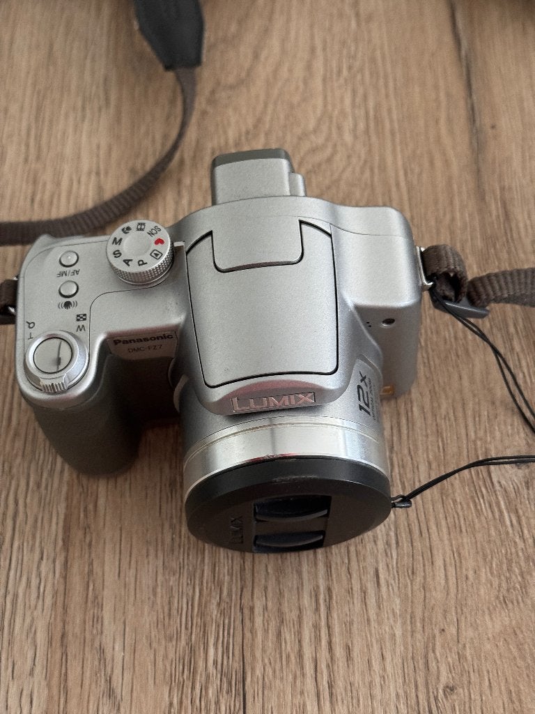 Digitaal foto toestel Panasonic Lumix, Panasonic, Moins de 4 fois, Pare-soleil, Comme neuf