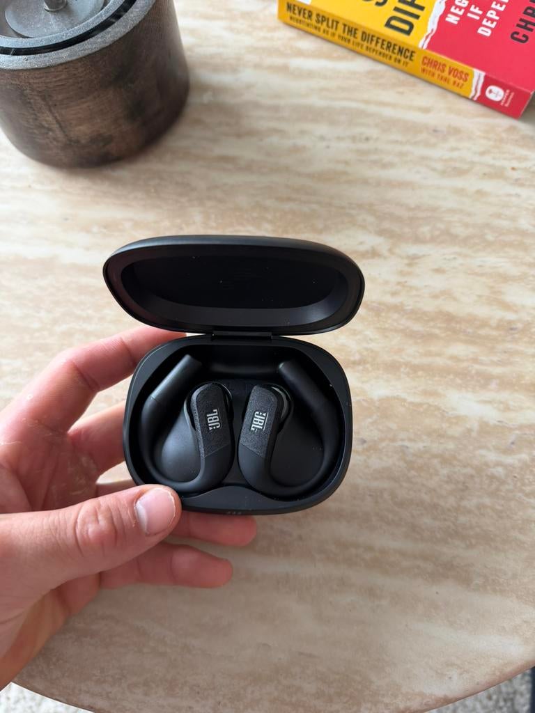 Jbl endurance peak 4, Telecommunicatie, Mobiele telefoons | Oordopjes, Nieuw, In gehoorgang (in-ear), JBL, Zwart, Actieve ruisonderdrukking