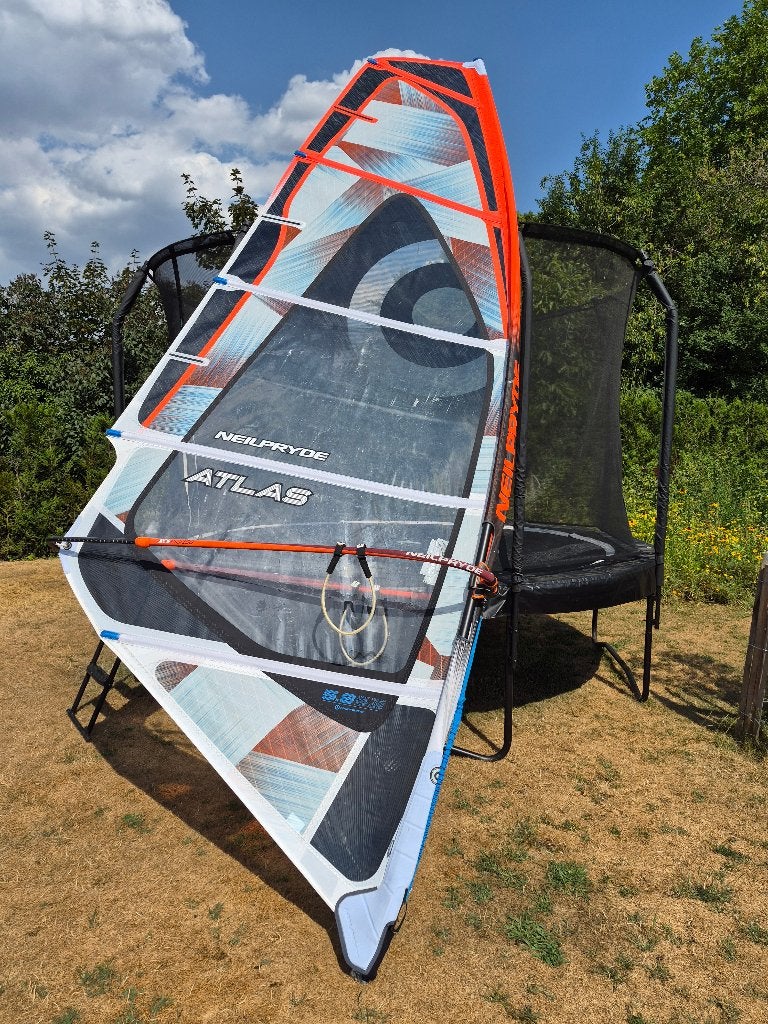 Voile Neilpryde Atlas 5.8, Sports nautiques & Bateaux, Planche à voile, Enlèvement, Utilisé, 5 à 6.5 m², Neilpryde