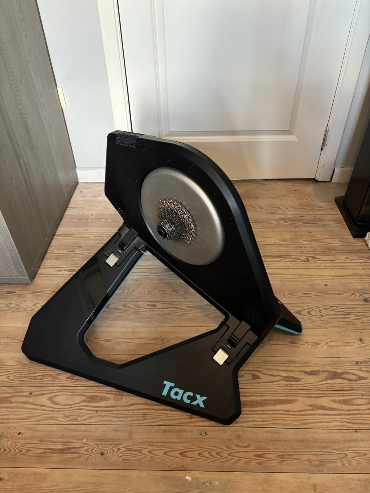 Neo 2T smart tacx, Sport en Fitness, Ophalen, Zo goed als nieuw