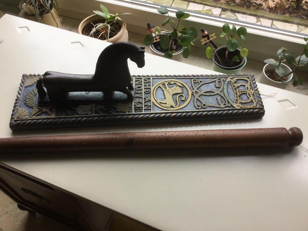 Antiek 1771 Noorse mangelplank met paarden handvat, Verzenden