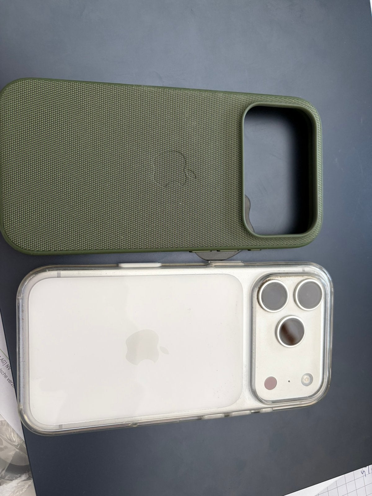 Iphone 17 pro 1 TB + 2 apple hoesjes, Ophalen of Verzenden, Zo goed als nieuw