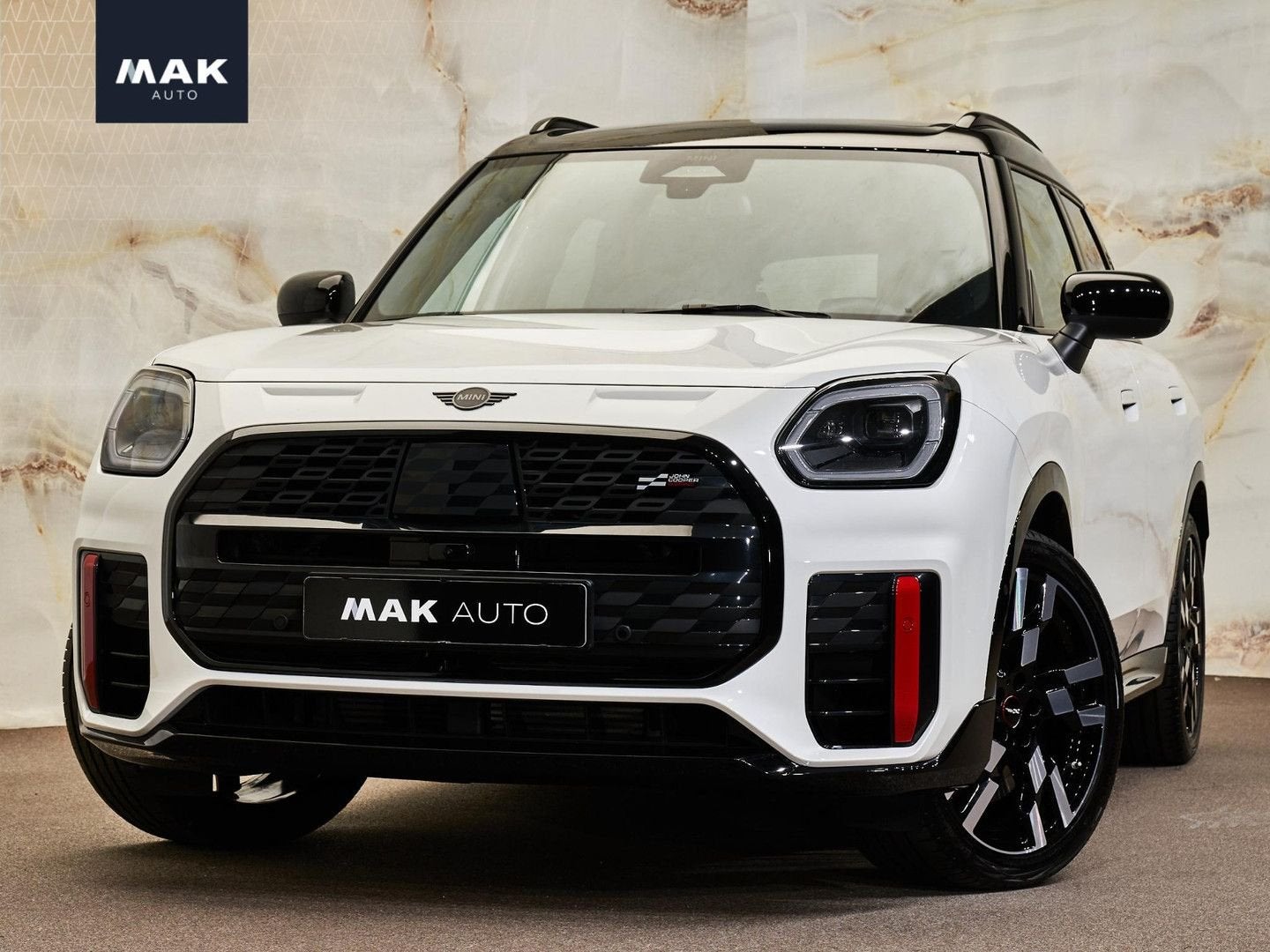 MINI John Cooper Works Countryman 2.0 JCW ALL4 L , pano, 20", Automaat, Zwart, Wit, Bedrijf