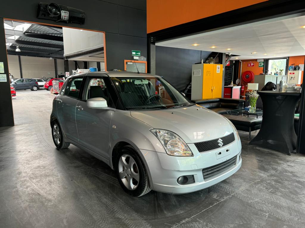 SUZUKI SWIFT, Auto's, Suzuki, Voorwielaandrijving, Stof, Multifunctioneel stuurwiel, Swift