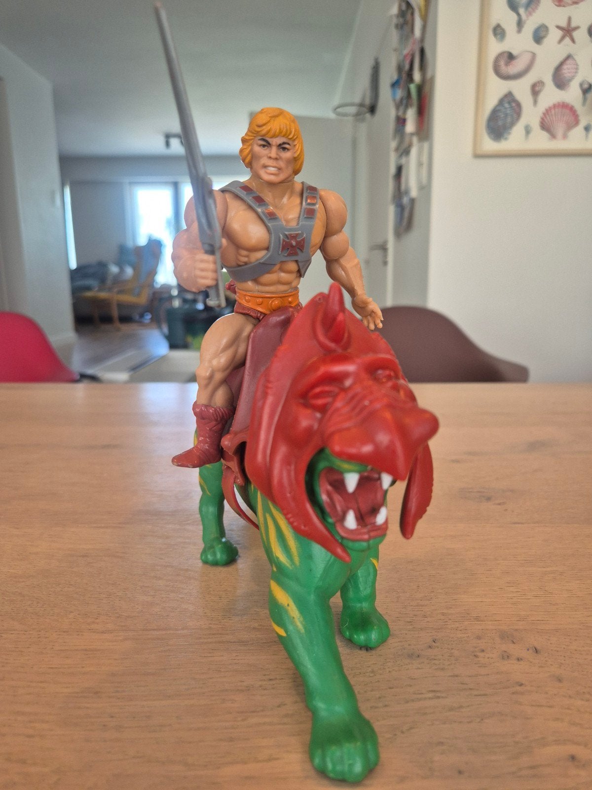 MOTU He-Man + Battle Cat, Enlèvement