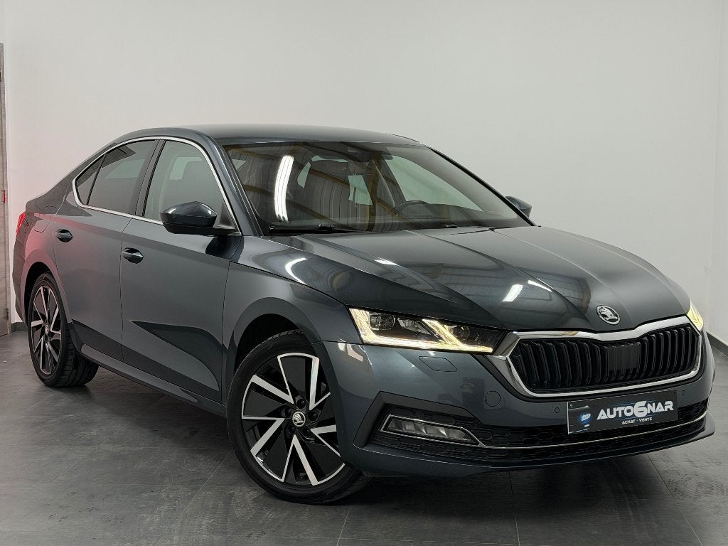 Skoda Octavia 2.0 TDi - 1erMain - CarPlay - Camera - Carnet, Autos, Skoda, Argent ou Gris, Euro 6, Entreprise, Noir