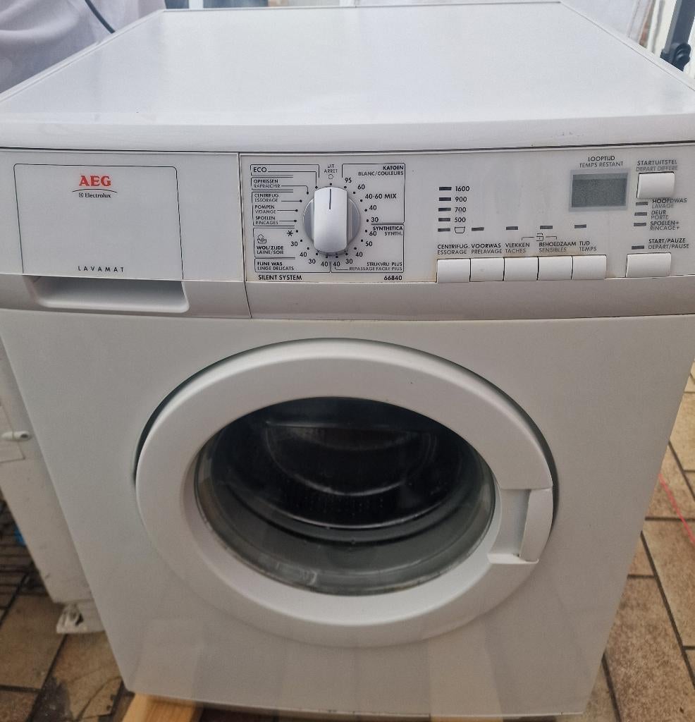 AEG-wasmachine geeft een foutmelding – €15, Elektronische apparatuur, Wasmachines, Ophalen, 6 tot 8 kg, Minder dan 85 cm, Voorlader
