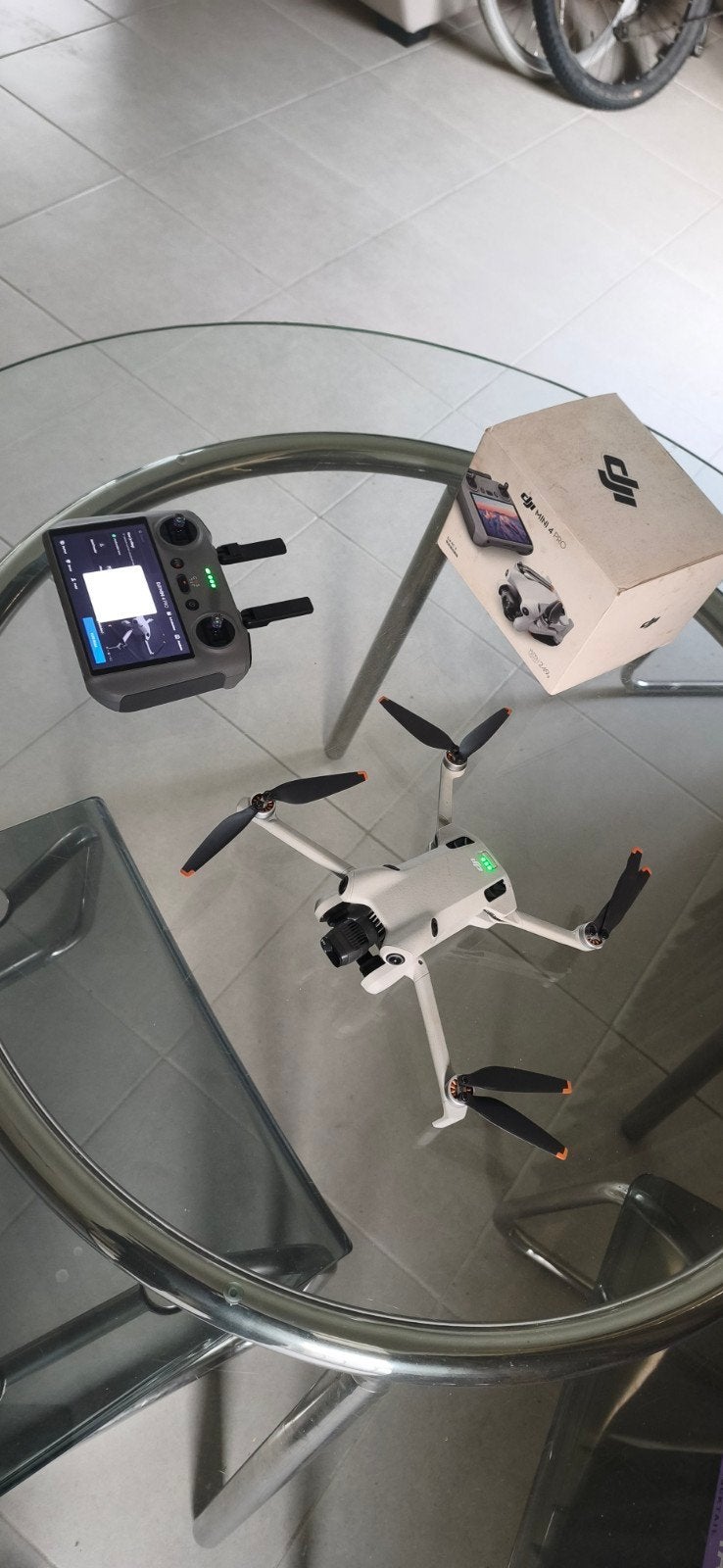 DJI Mini 4 pro, Drone avec caméra, Moins de 250 g, 1 à 5 km, Utilisé