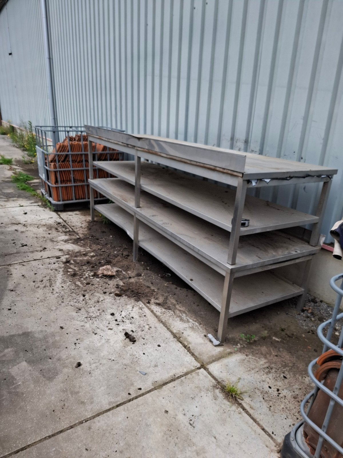 Inox tafels, Ophalen