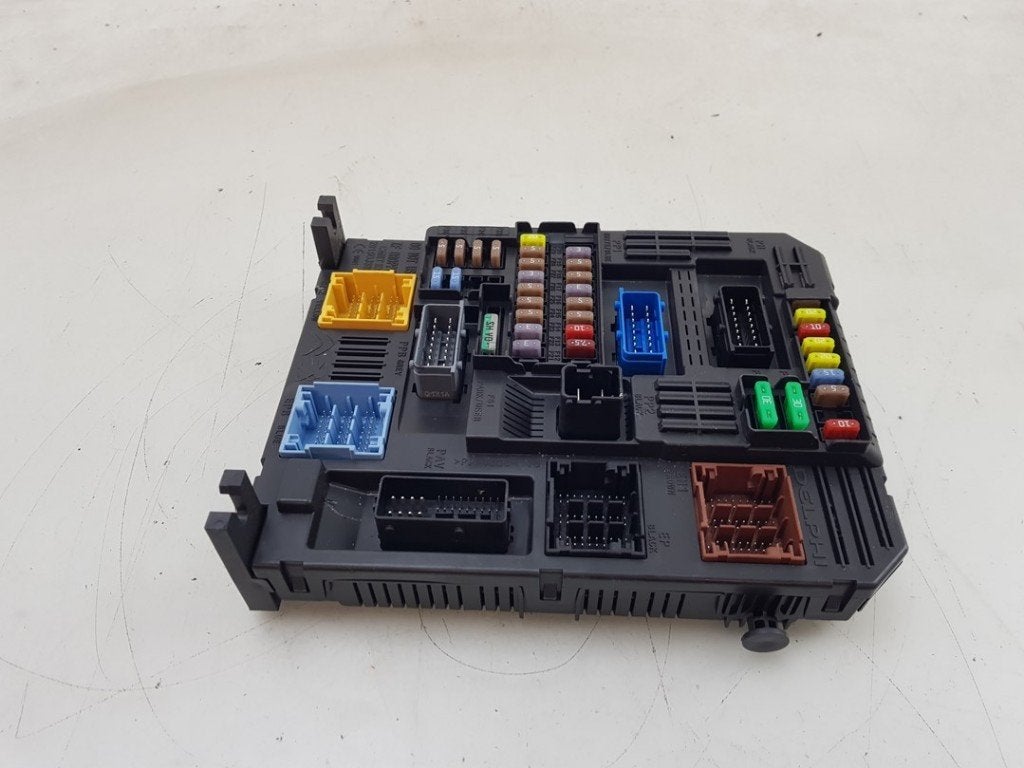 COMPUTER BODY CONTROL Opel Crossland (X) (01-2017/05-2018), Gebruikt, Opel