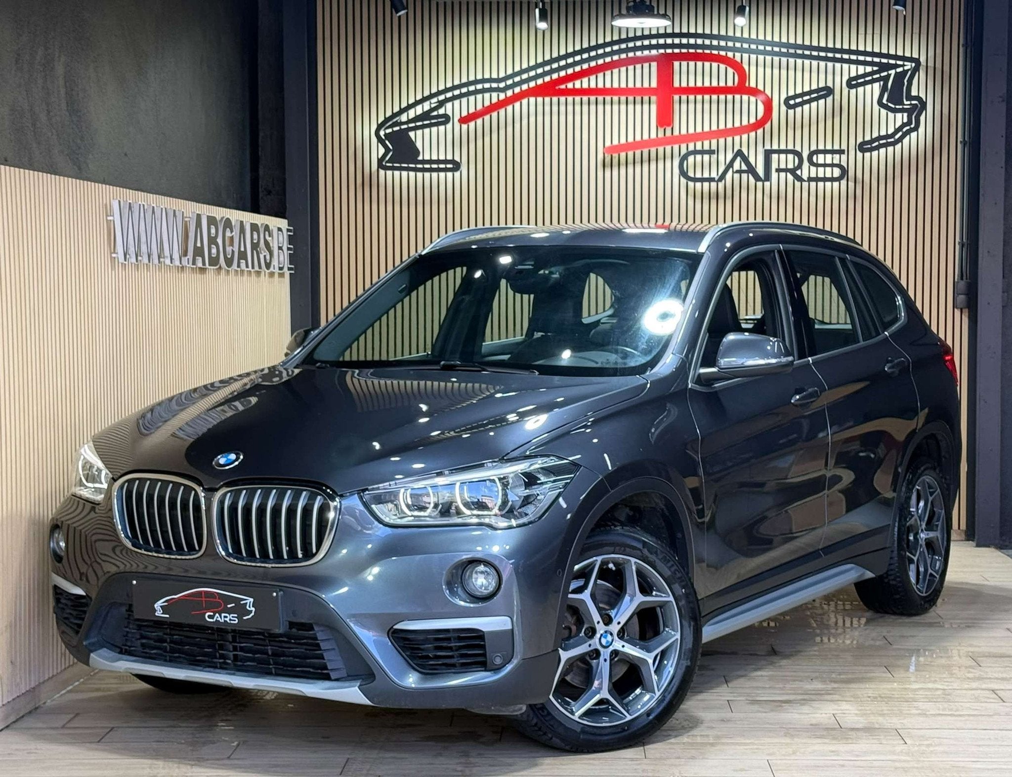 BMW X1 1.5i sDrive18 * SPORT X LINE * GAR 12 MOIS *, Auto's, Gebruikt, 136 pk, Bedrijf, 5 deurs