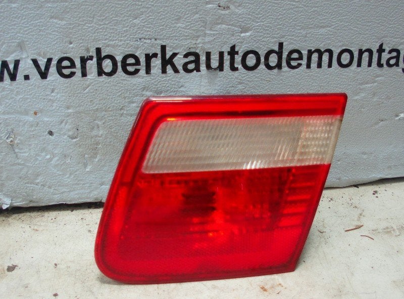 PANNEAU ARRIÈRE DROIT AVEC LAMPE 3 serie Touring (E46 / 3), Utilisé, BMW, Petuelring 130
80809  München, DE, Bayerische Motoren Werke AG