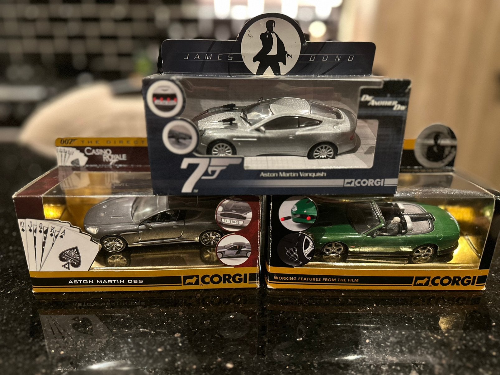 James Bond 1:36 Corgi Toys, Collections, Enlèvement ou Envoi, Comme neuf, Voitures