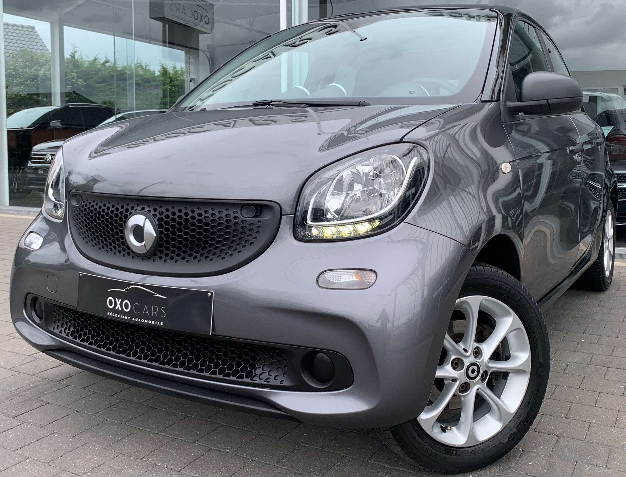 Smart Forfour 1.0i Essence / Double Toit Pano / Clim Auto /, Auto's, Voorwielaandrijving, Stof, Gebruikt, Bedrijf
