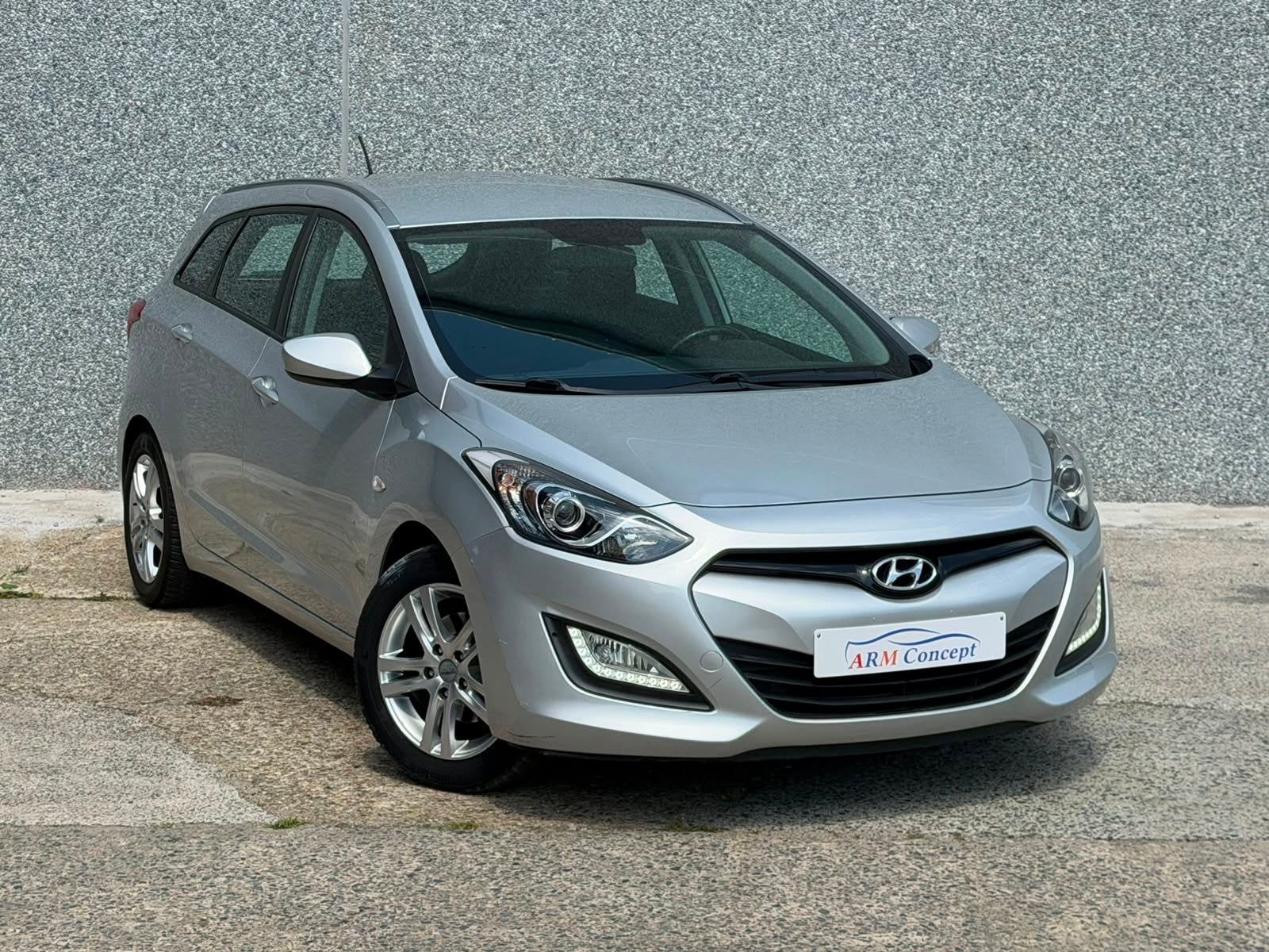 Hyundai i30 Break 1.4 Essence 2014 GARANTIE 12 Mois, Autos, Achat, Entreprise, Boîte manuelle, 5 portes